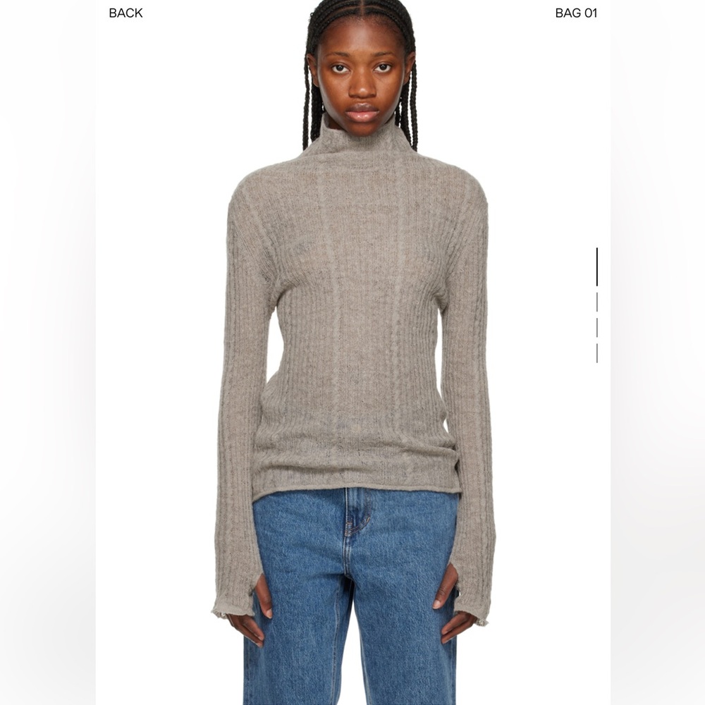 AMOMENTO
Gray Rolled Edge Turtleneck